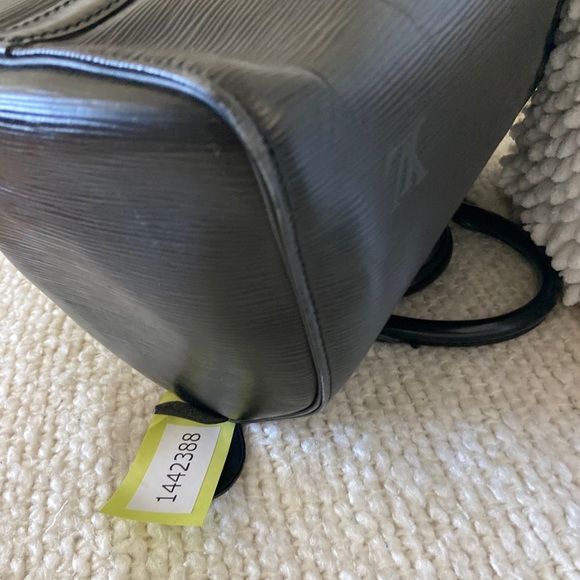 Louis Vuitton Epi Black Speedy 30 - Picture 10 of 14